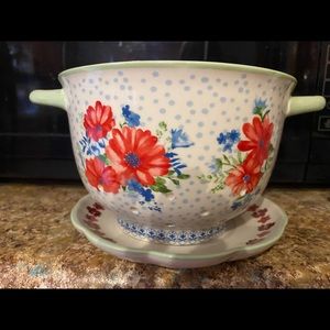 Pioneer Woman Berry Colander with Drip Plate